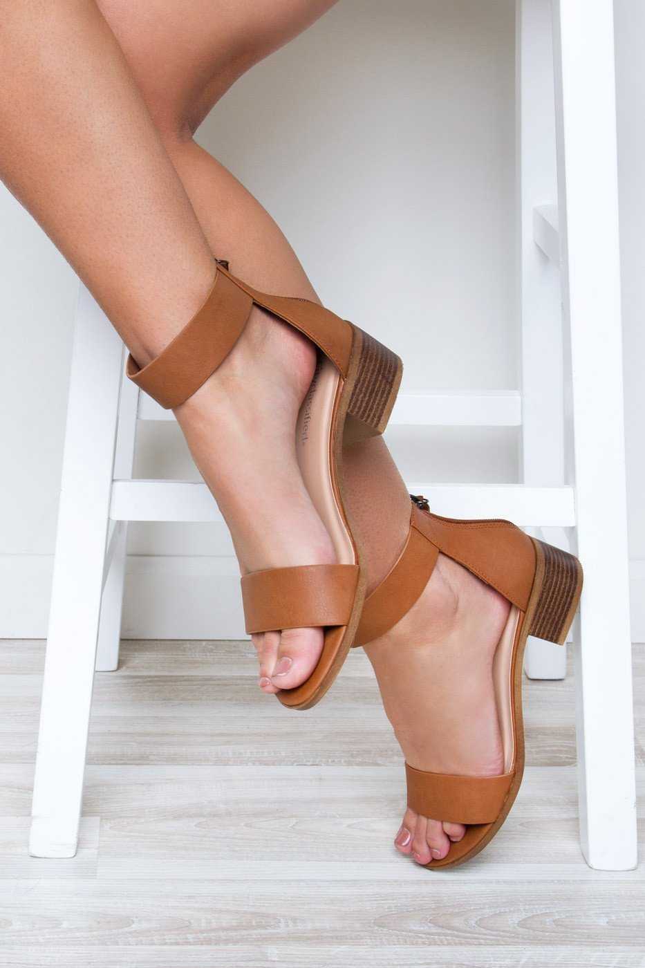 Shoes - Daytime Sandals - Tan